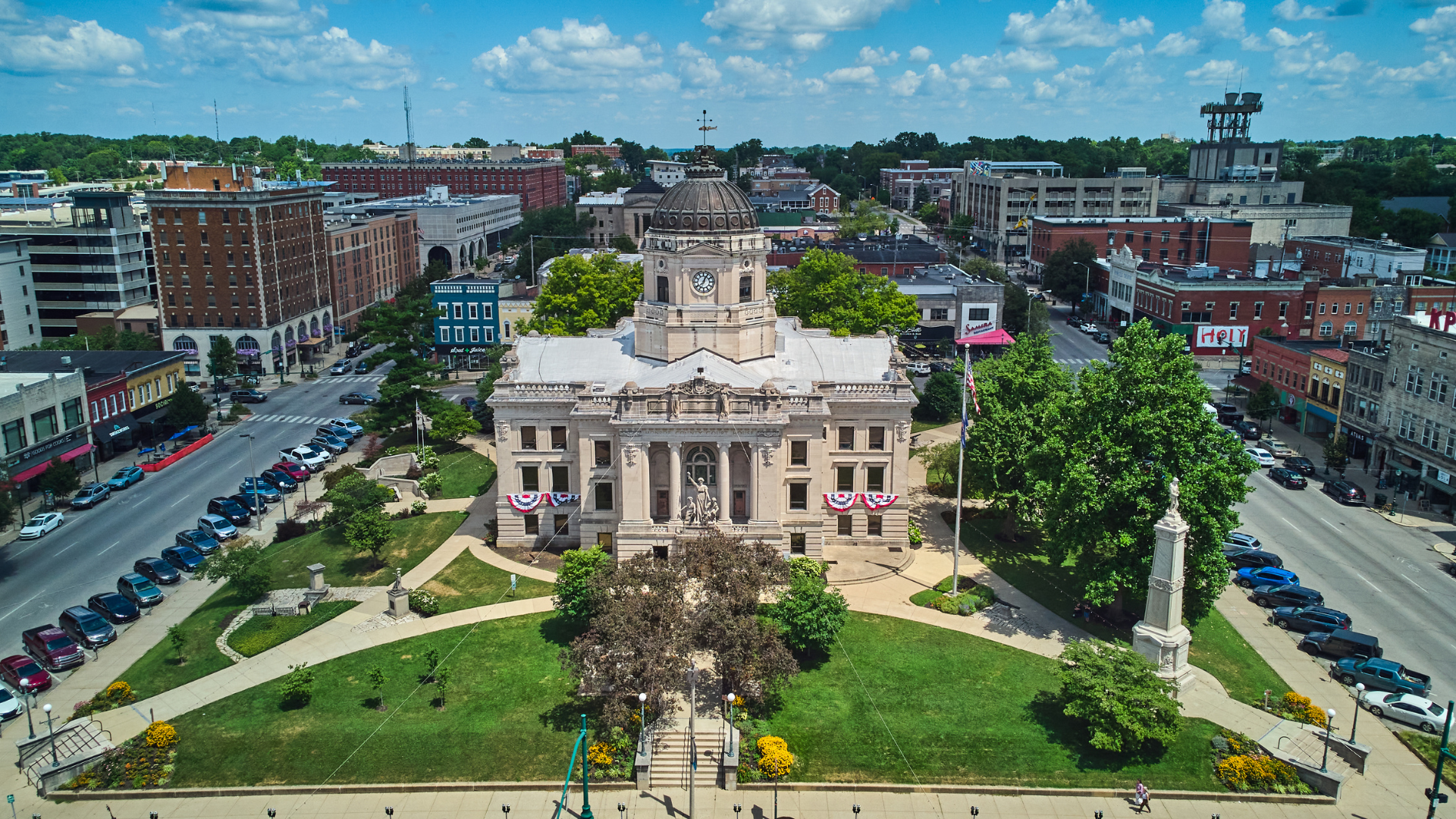 Downtown Square in Bloomington Indiana | Accounting and Finance Jobs in Bloomington | Accounting Careers in Bloomington Indiana